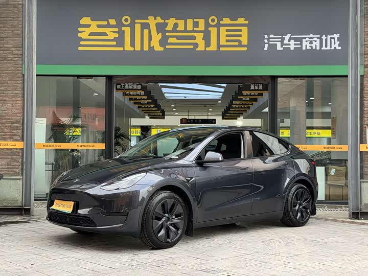 Фото 1 - Tesla Model Y