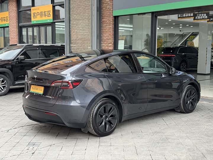 Фото 7 - Tesla Model Y