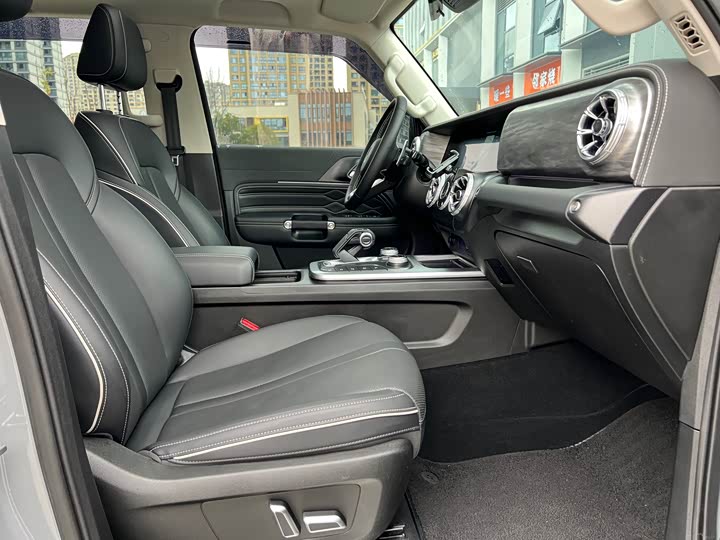 Фото 7 - Tank 300