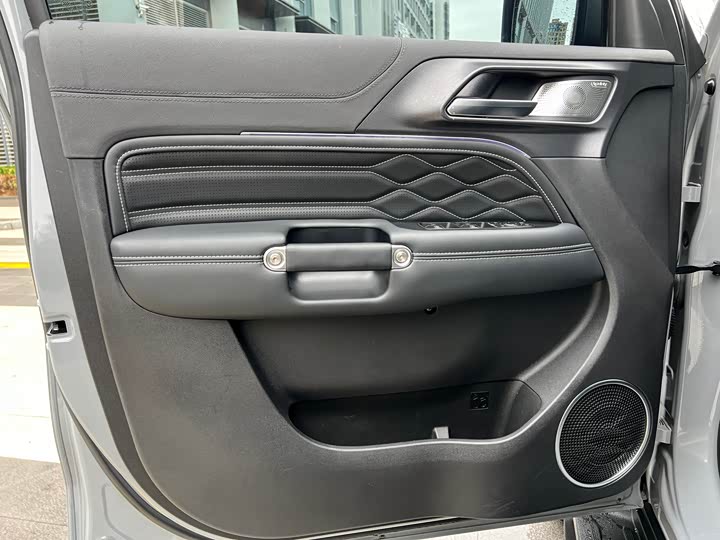 Фото 8 - Tank 300