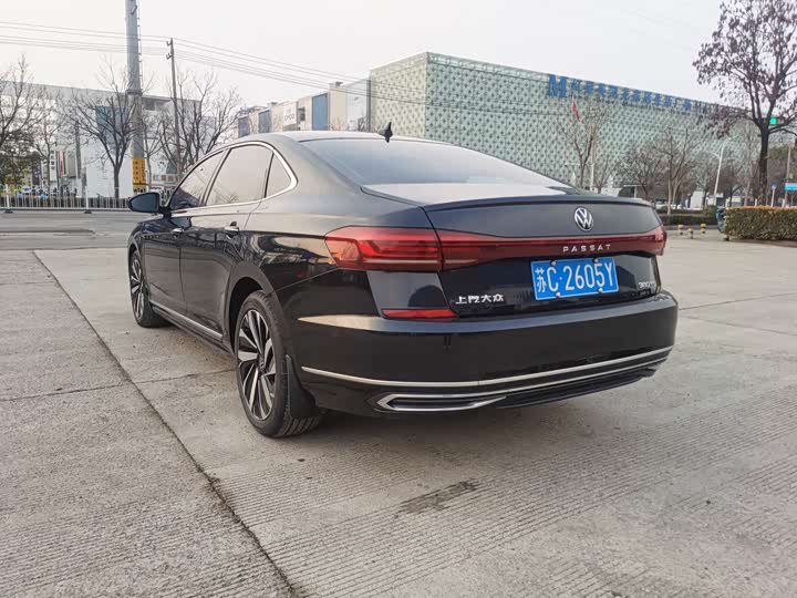 Фото 3 - Volkswagen Passat