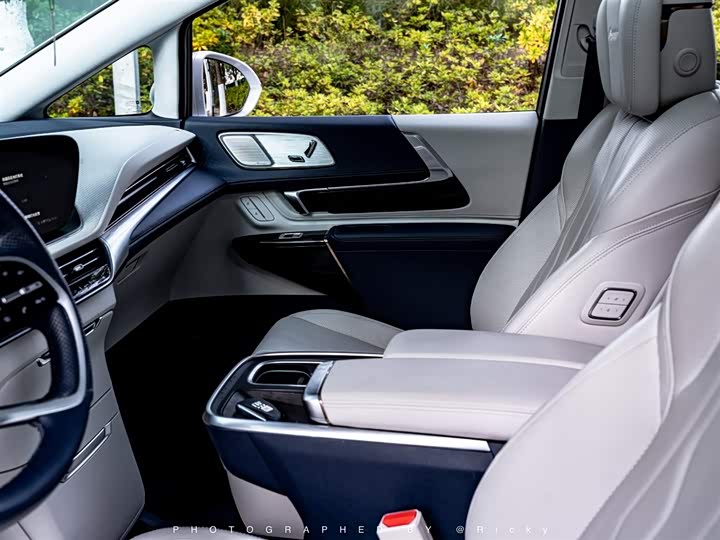 Фото 9 - Buick GL8 Century