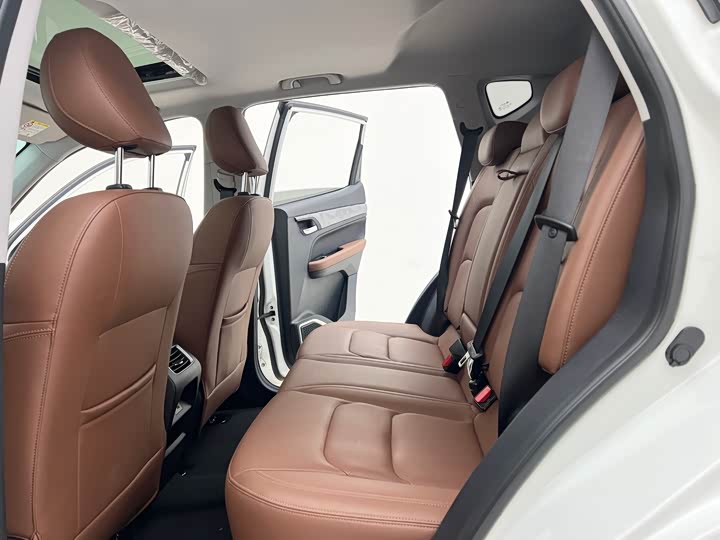 Фото 8 - Geely Vision X6