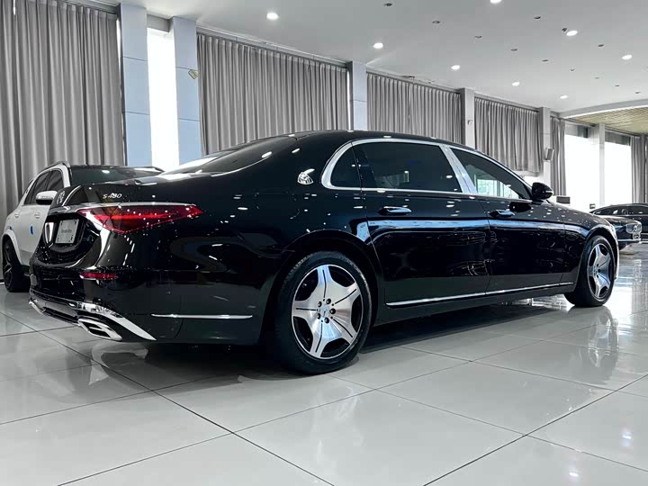 Фото 4 - Mercedes-Benz Maybach S-Class