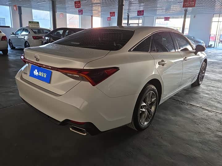 Фото 3 - Toyota Avalon