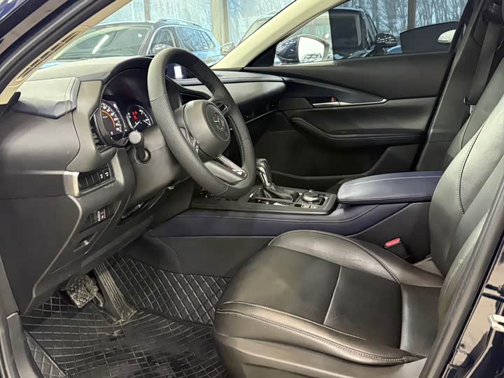 Фото 9 - Mazda CX-30