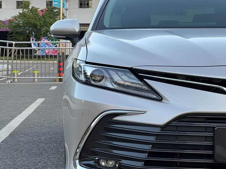 Фото 3 - Toyota Camry