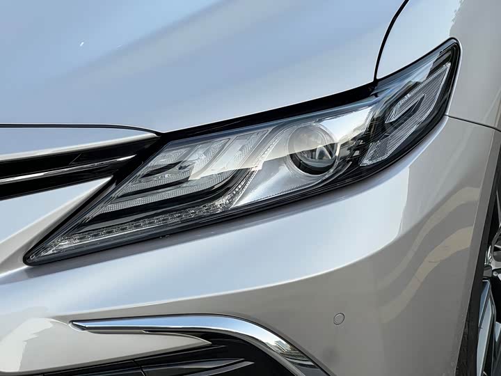 Фото 4 - Toyota Camry