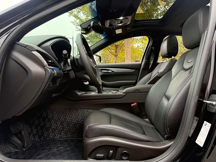 Фото 8 - Cadillac CT5