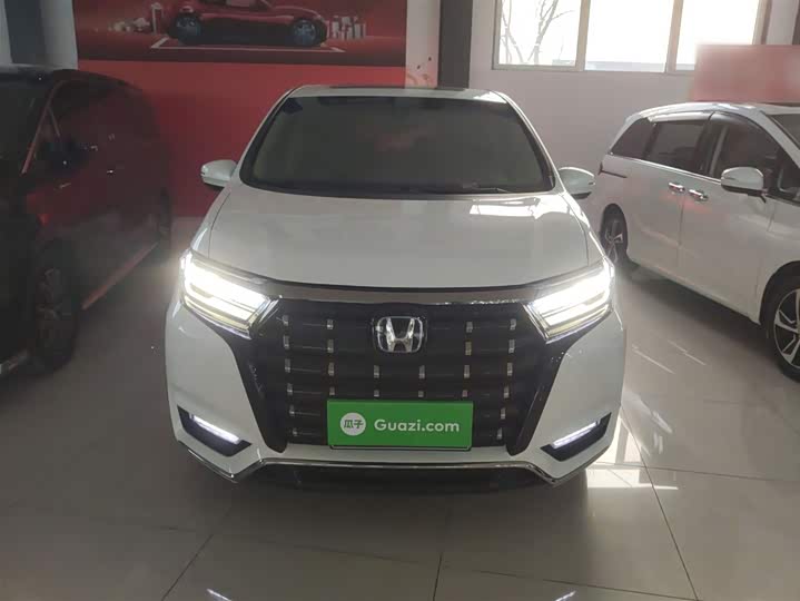 Фото 3 - Honda Elysion