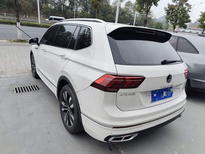 Фото 5 - Volkswagen Tiguan L Pro