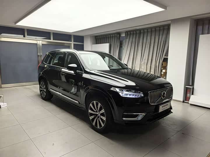 Фото 3 - Volvo XC90
