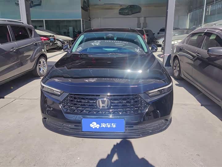 Фото 2 - Honda Accord