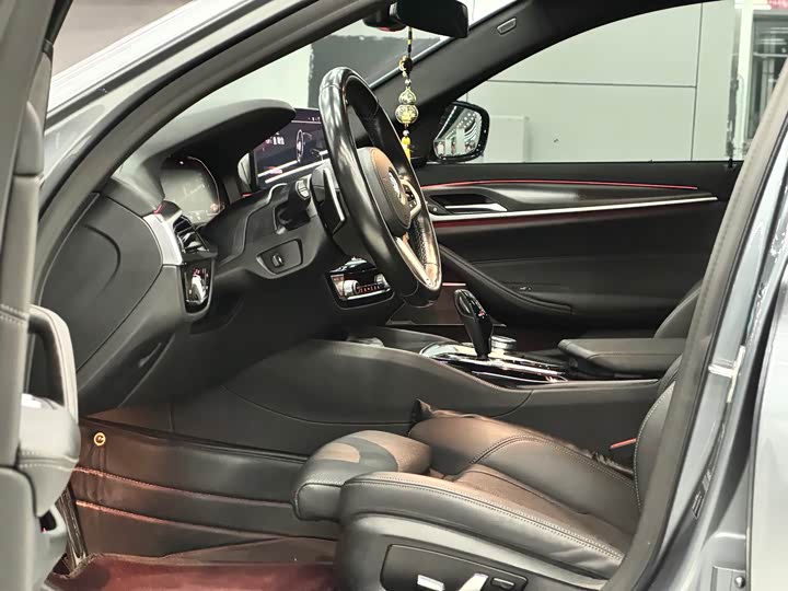 Фото 8 - BMW 5 Series