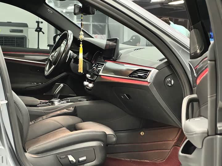 Фото 9 - BMW 5 Series