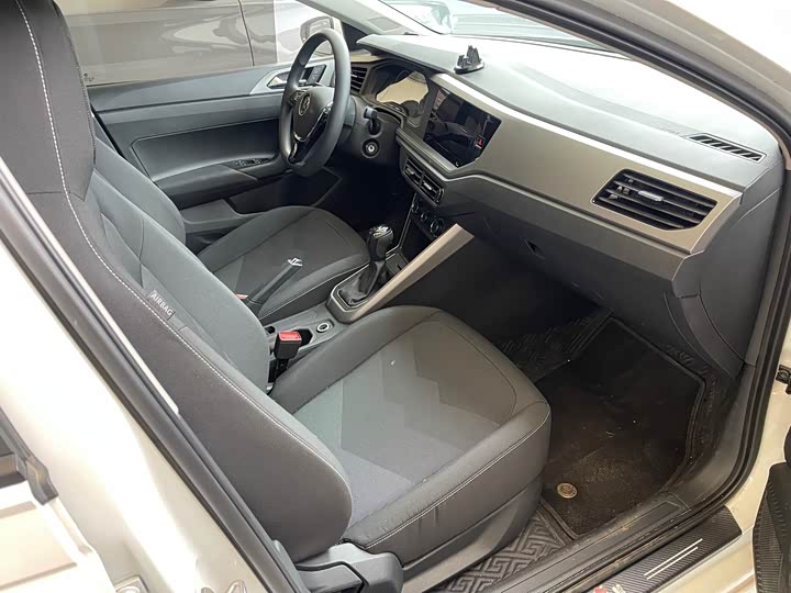 Фото 9 - Volkswagen Polo