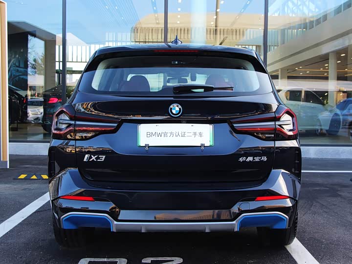 Фото 6 - BMW iX3