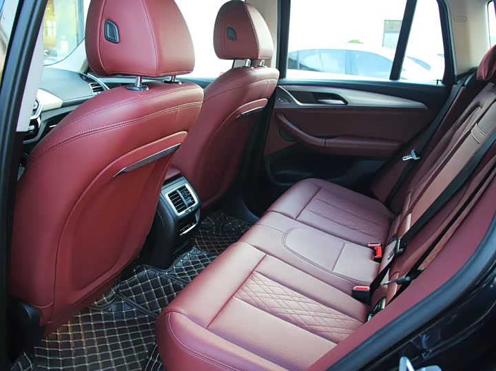 Фото 9 - BMW iX3