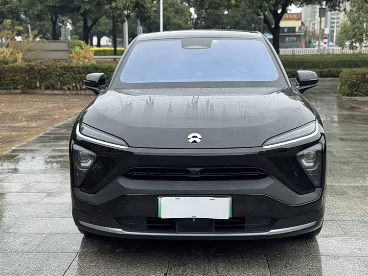 Фото 3 - Nio EC6