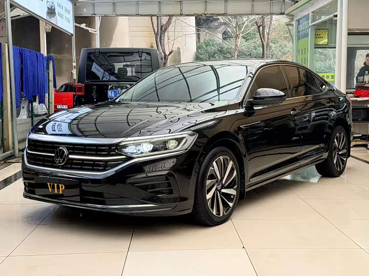 Фото 1 - Volkswagen Passat