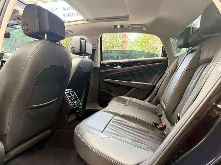 Фото 8 - Volkswagen Passat