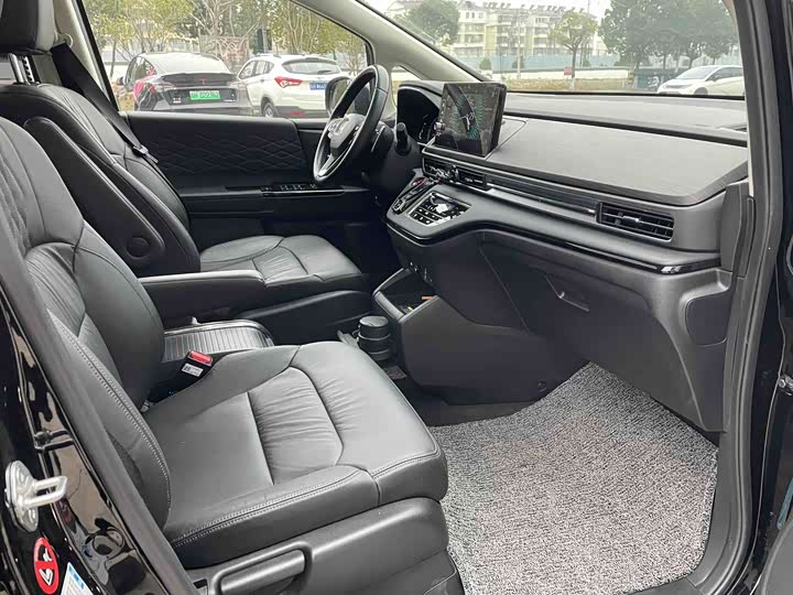 Фото 5 - Honda Elysion