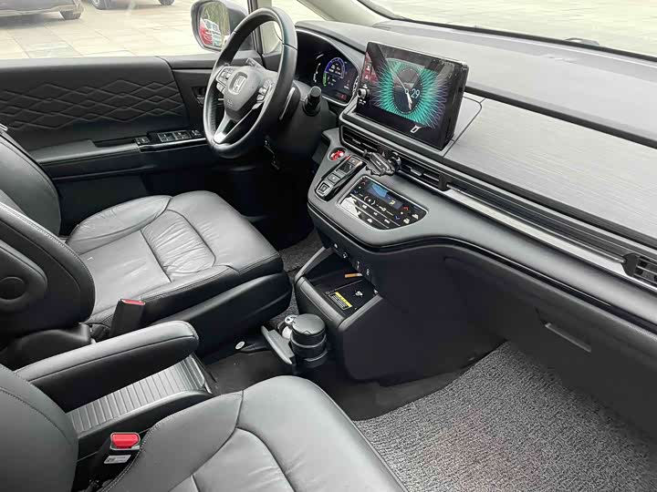 Фото 6 - Honda Elysion