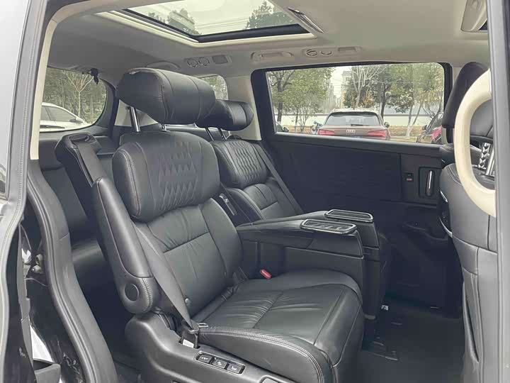 Фото 8 - Honda Elysion