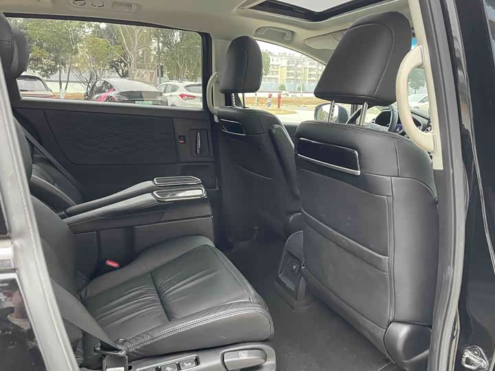 Фото 9 - Honda Elysion