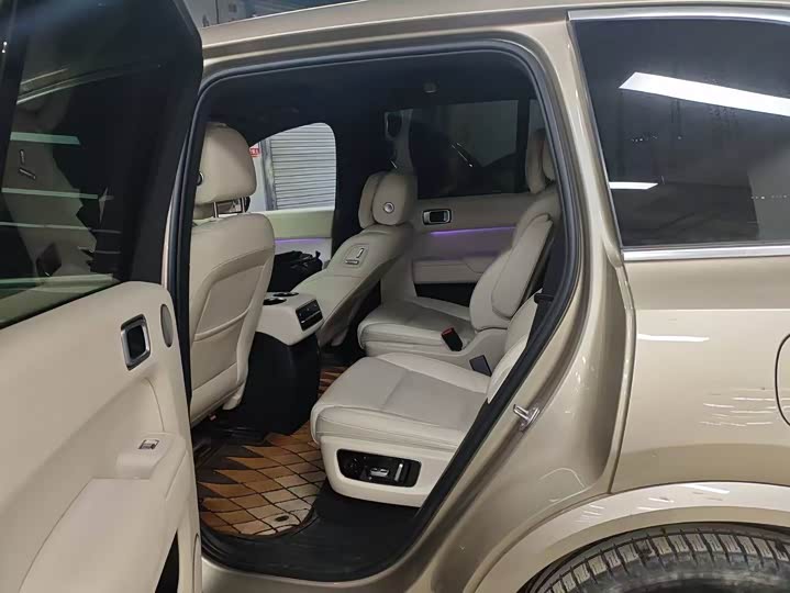 Фото 4 - LiXiang L8