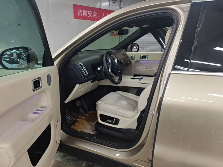 Фото 9 - LiXiang L8