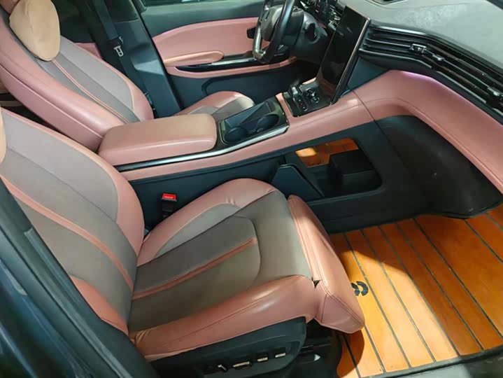 Фото 8 - Nio EC6