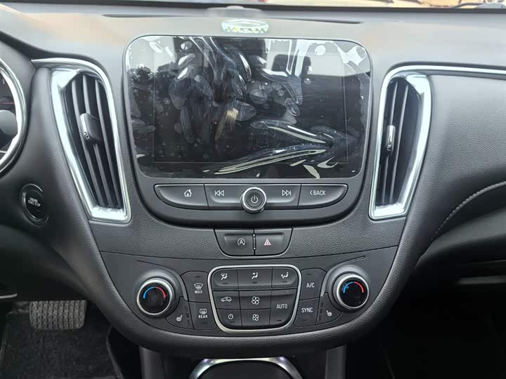 Фото 9 - Chevrolet Malibu XL