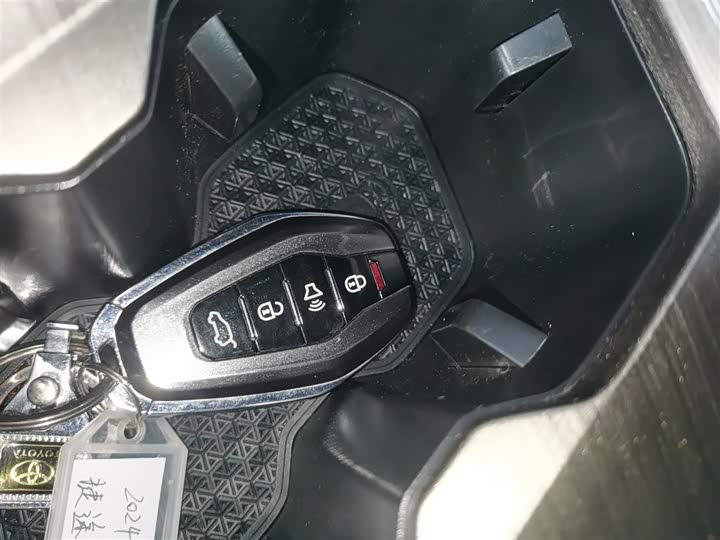 Фото 9 - Jetour X70