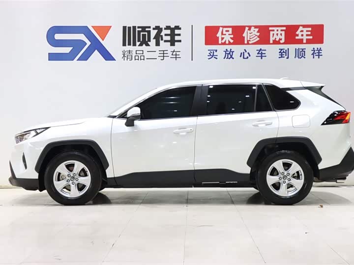 Фото 6 - Toyota RAV4