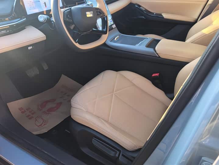 Фото 9 - Geely Galaxy L6