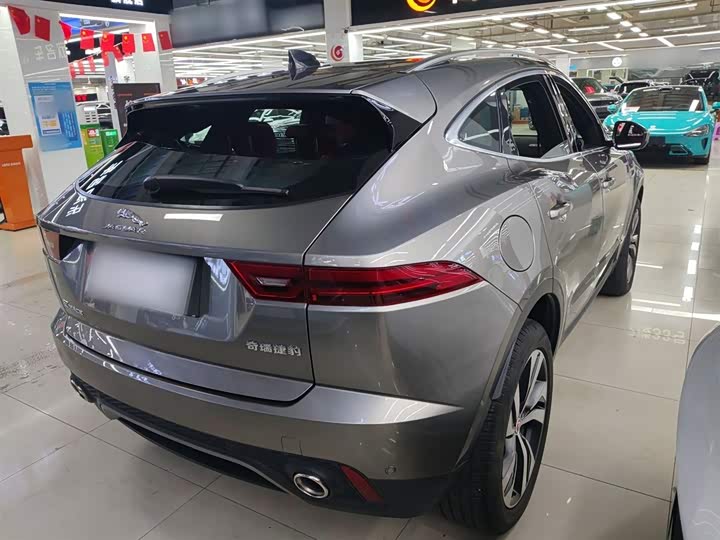 Фото 7 - Jaguar E-Pace