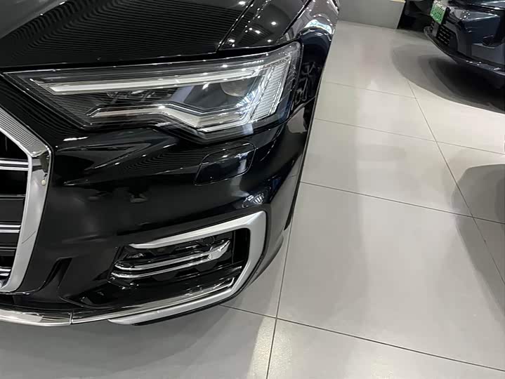 Фото 3 - Audi A6L