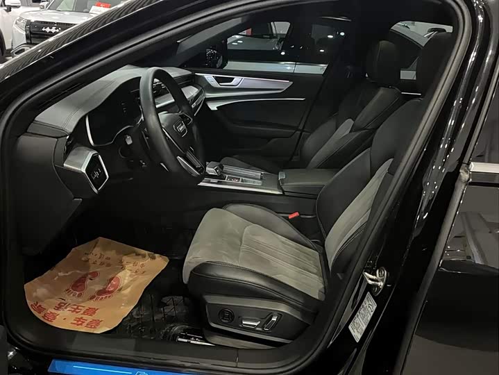 Фото 7 - Audi A6L