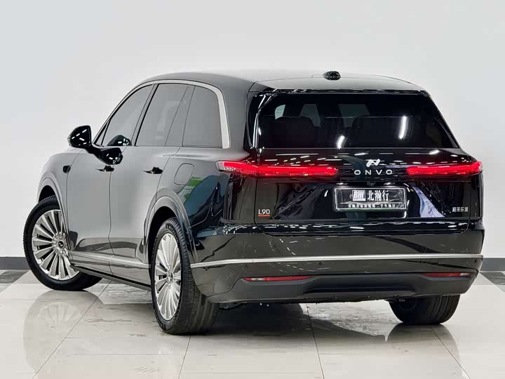 Фото 6 - Nio Onvo L90