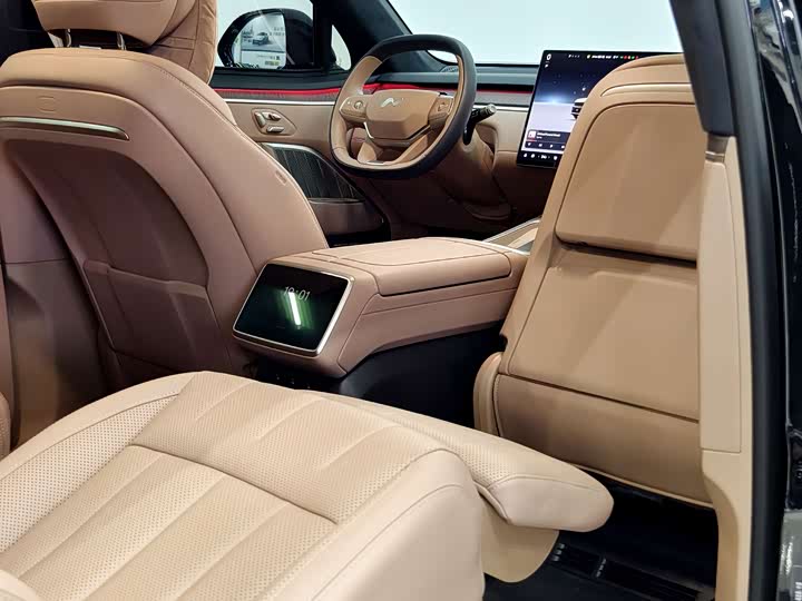 Фото 7 - Nio Onvo L90