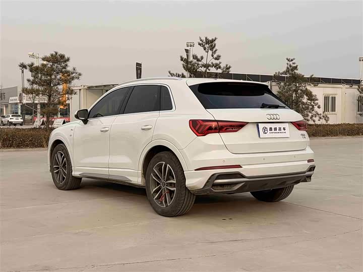 Фото 5 - Audi Q3