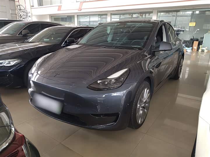 Фото 1 - Tesla Model Y