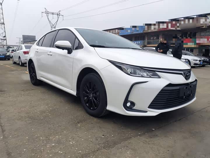 Фото 4 - Toyota Corolla