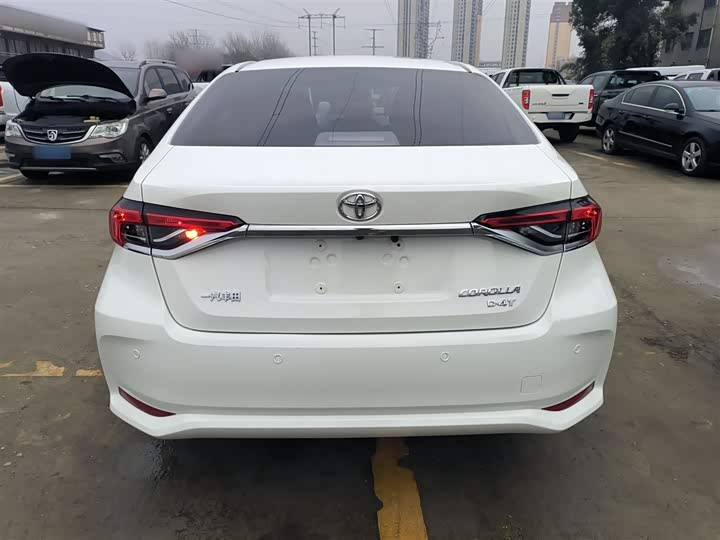 Фото 6 - Toyota Corolla