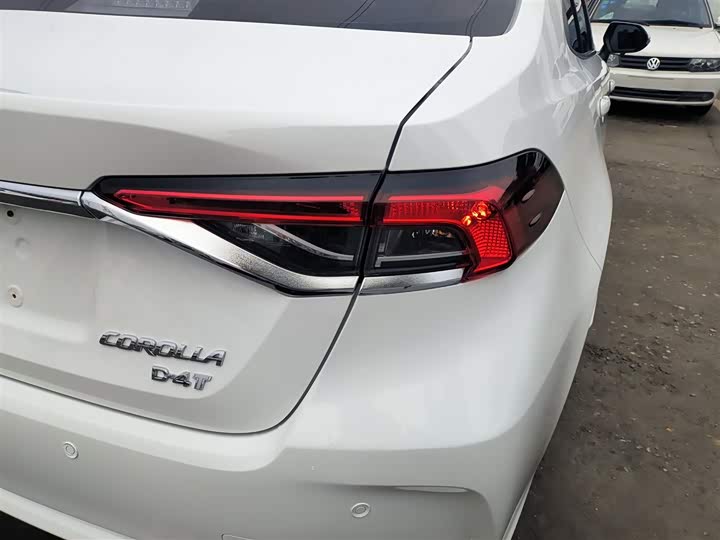 Фото 8 - Toyota Corolla