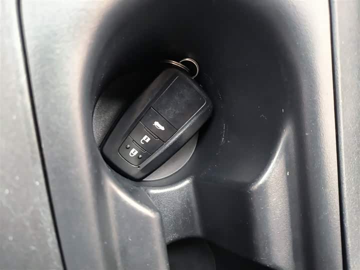 Фото 9 - Toyota Corolla