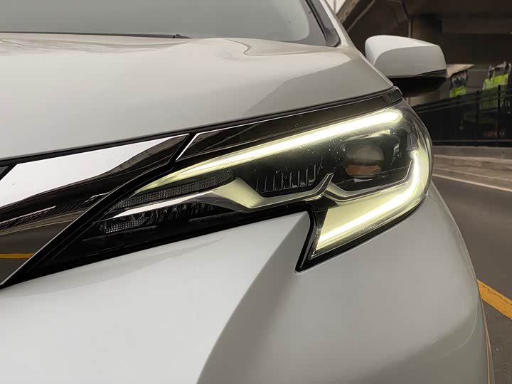 Фото 5 - Toyota Sienna