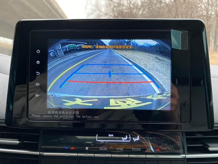 Фото 9 - Toyota Sienna