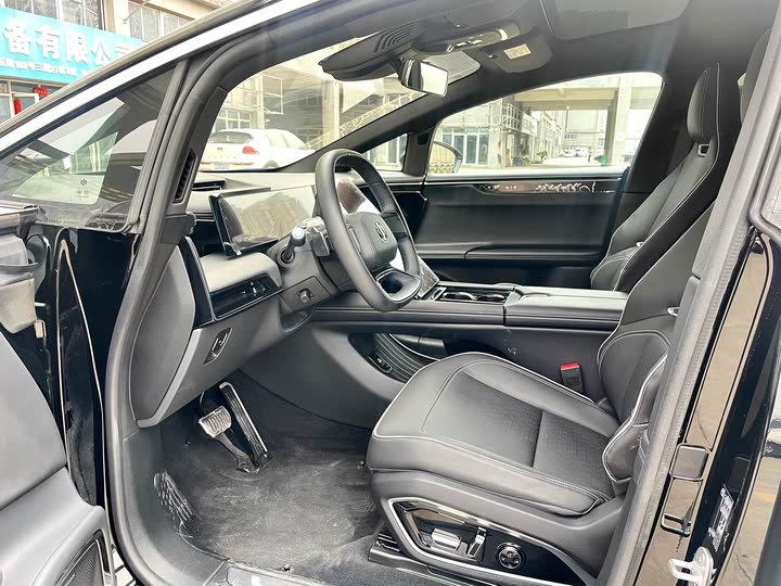 Фото 10 - HiPhi X